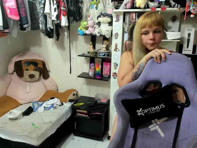 Alisson_Queen webcam