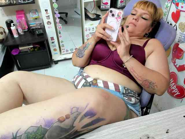 Alisson_Queen webcam