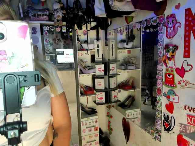 Alisson_Queen webcam