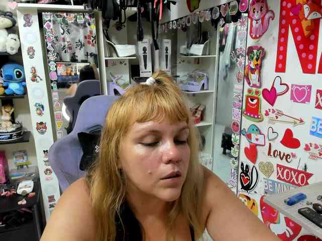 Alisson_Queen webcam