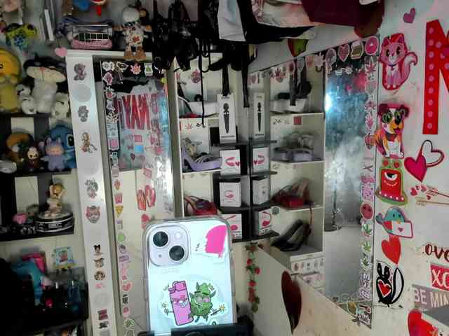 Alisson_Queen webcam