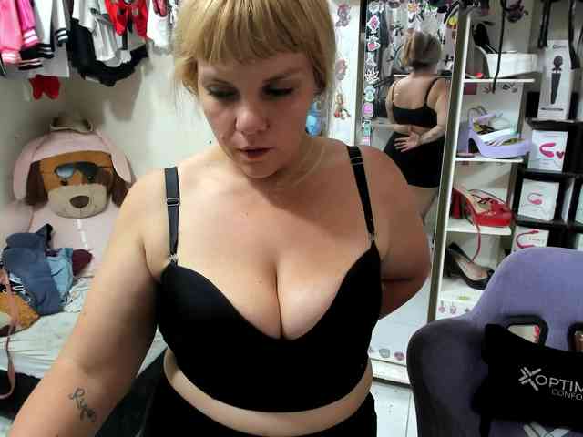 Alisson_Queen webcam
