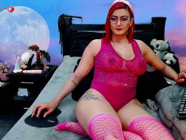Hanna-Luna live cam on BongaCams
