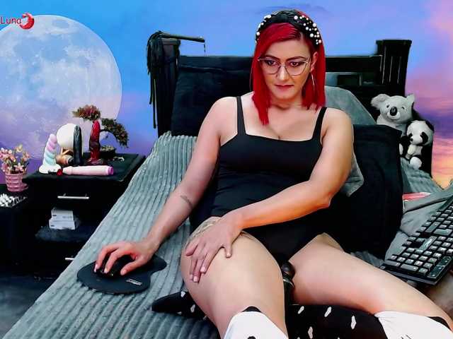 Hanna-Luna live cam on BongaCams