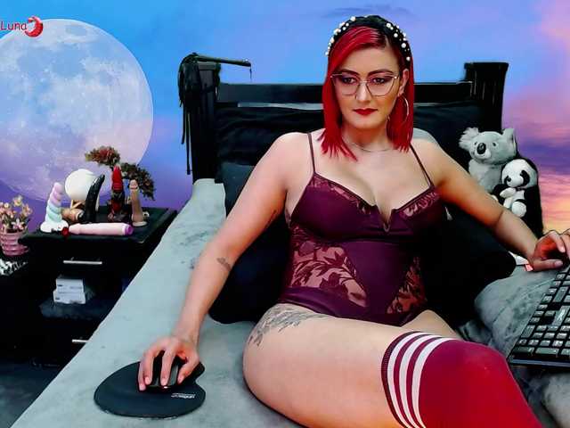 Hanna-Luna live cam on BongaCams