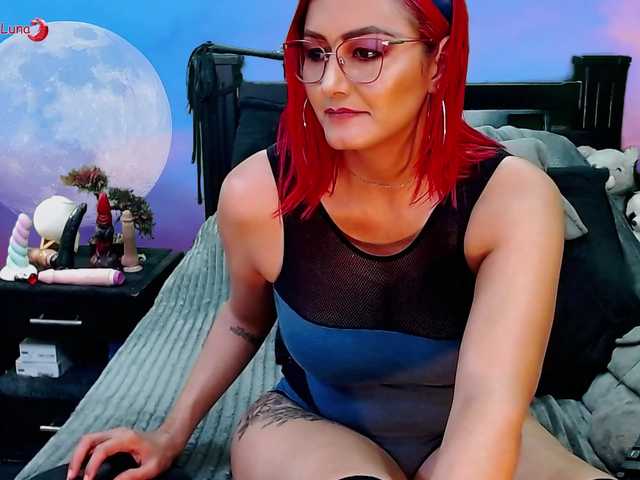 Hanna-Luna live cam on BongaCams