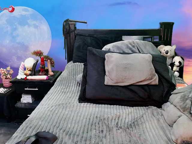Hanna-Luna live cam on BongaCams