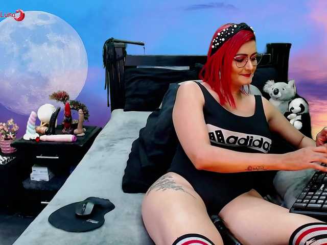Hanna-Luna live cam on BongaCams