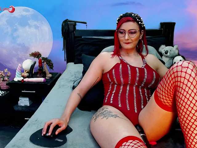 Hanna-Luna live cam on BongaCams