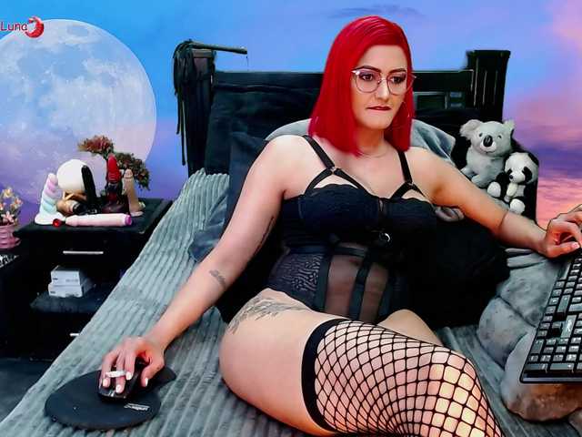 Hanna-Luna live cam on BongaCams