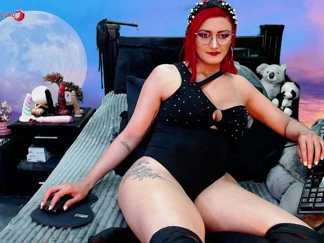 Hanna-Luna live cam on BongaCams