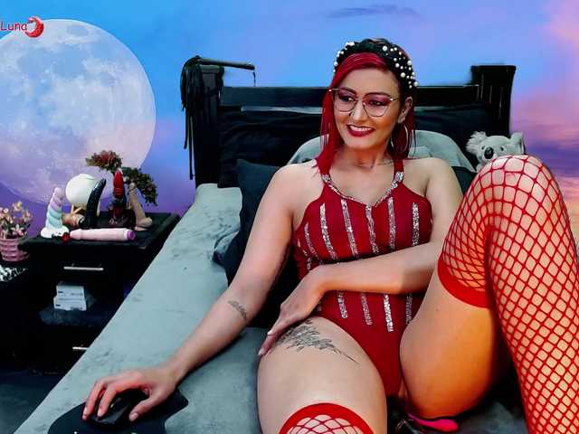 Hanna-Luna live cam on BongaCams