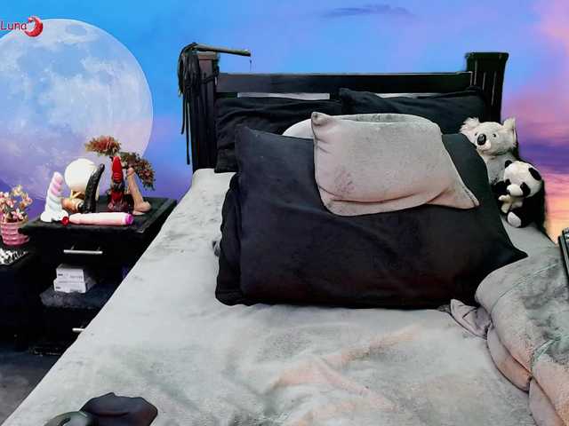 Hanna-Luna live cam on BongaCams