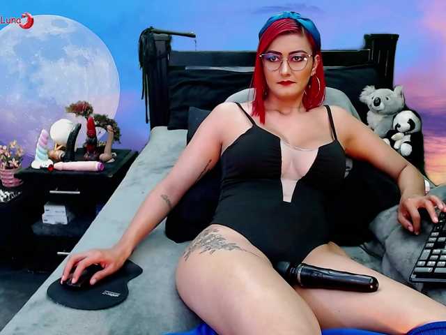Hanna-Luna live cam on BongaCams