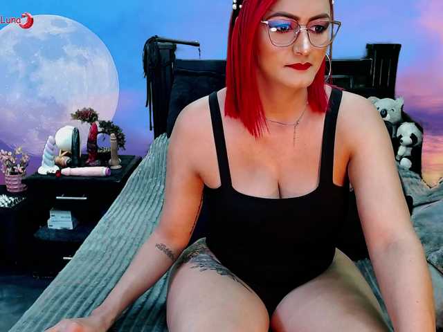 Hanna-Luna live cam on BongaCams