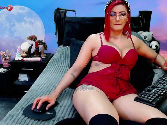 Hanna-Luna live cam on BongaCams