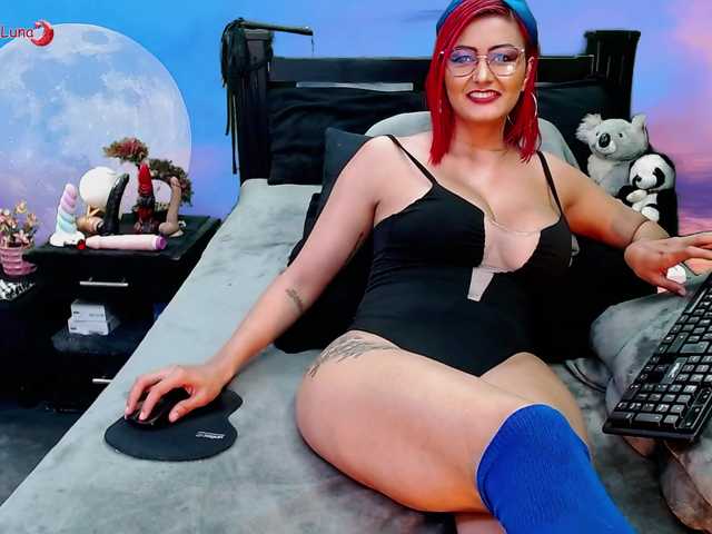 Hanna-Luna live cam on BongaCams