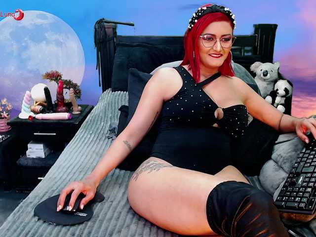 Hanna-Luna live cam on BongaCams