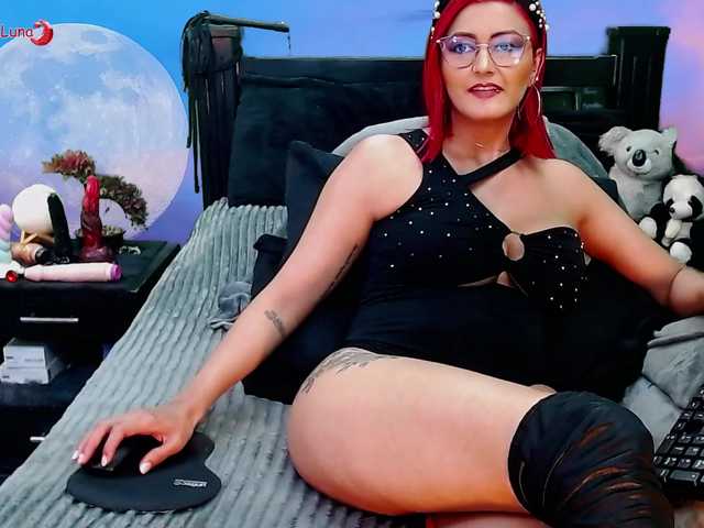 Hanna-Luna live cam on BongaCams