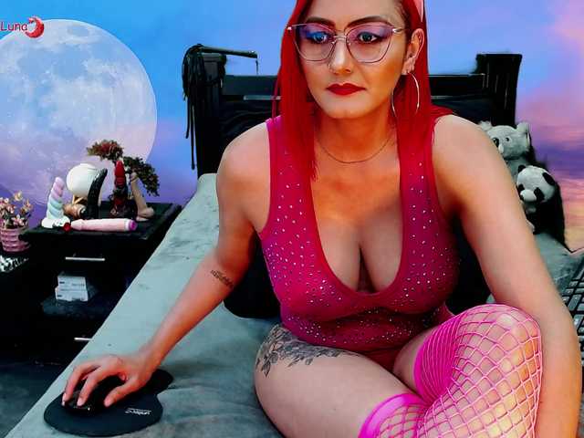 Hanna-Luna live cam on BongaCams