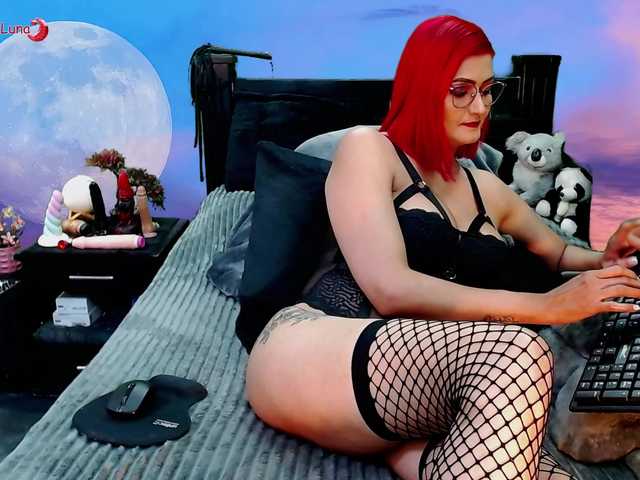 Hanna-Luna live cam on BongaCams