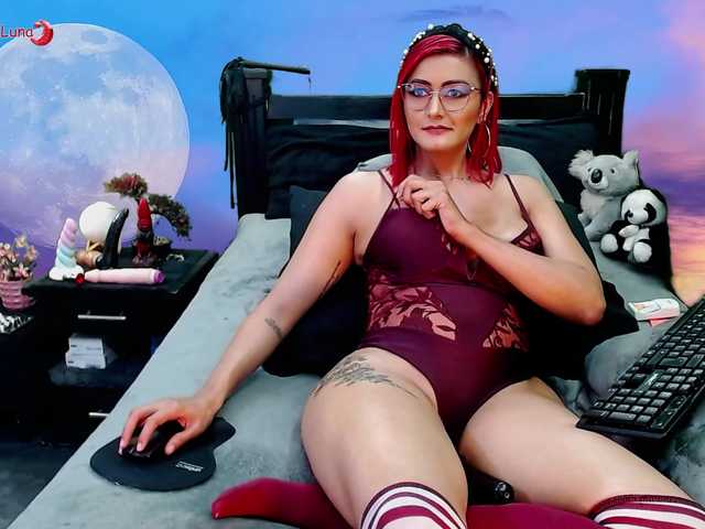 Hanna-Luna live cam on BongaCams