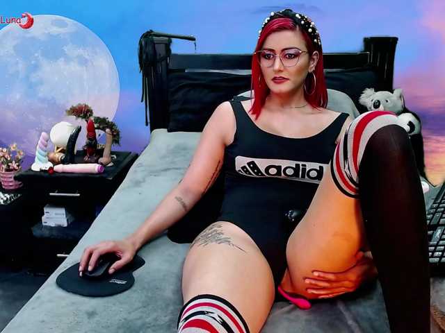 Hanna-Luna live cam on BongaCams