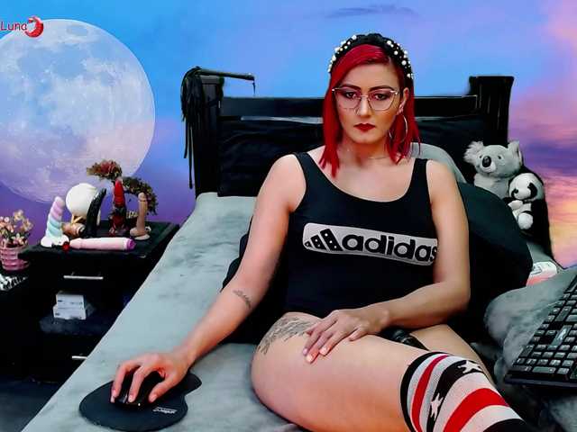 Hanna-Luna live cam on BongaCams