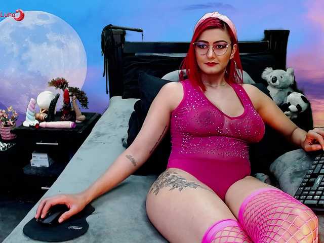 Hanna-Luna live cam on BongaCams