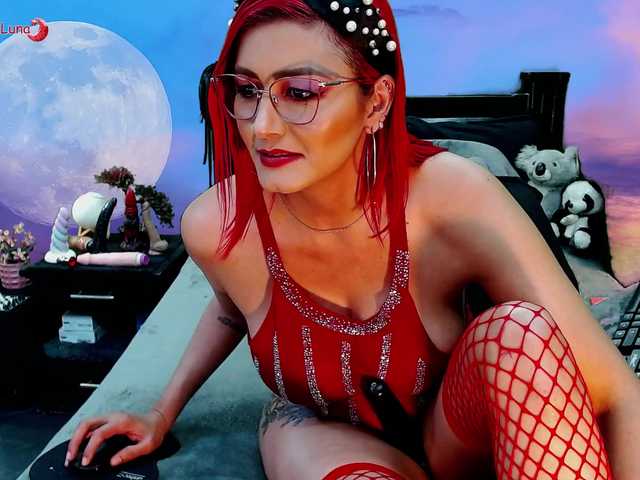 Hanna-Luna live cam on BongaCams