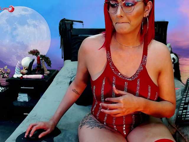 Hanna-Luna live cam on BongaCams