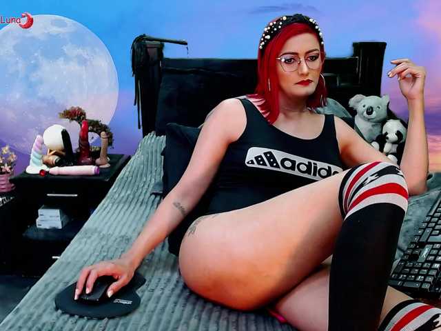 Hanna-Luna live cam on BongaCams
