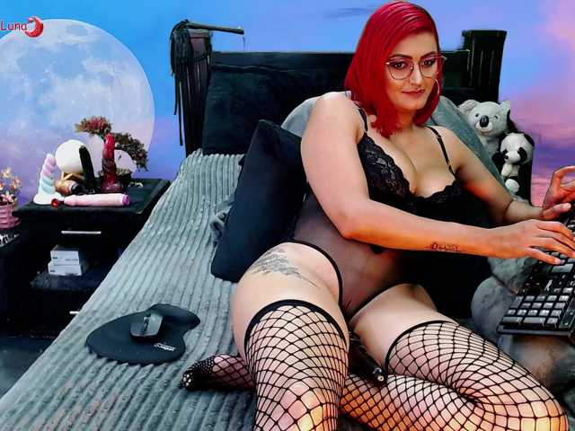 Hanna-Luna live cam on BongaCams