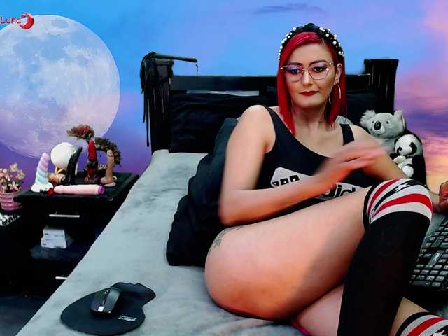 Hanna-Luna live cam on BongaCams