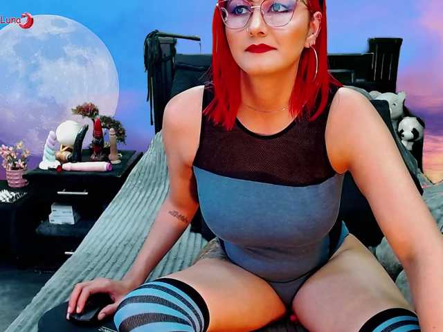 Hanna-Luna live cam on BongaCams