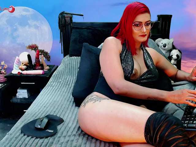 Hanna-Luna live cam on BongaCams