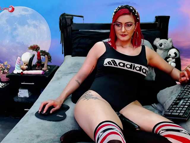 Hanna-Luna live cam on BongaCams