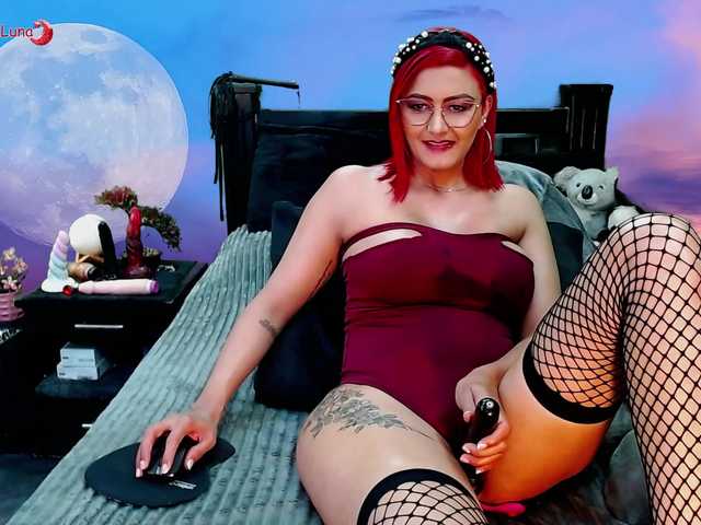 Hanna-Luna live cam on BongaCams