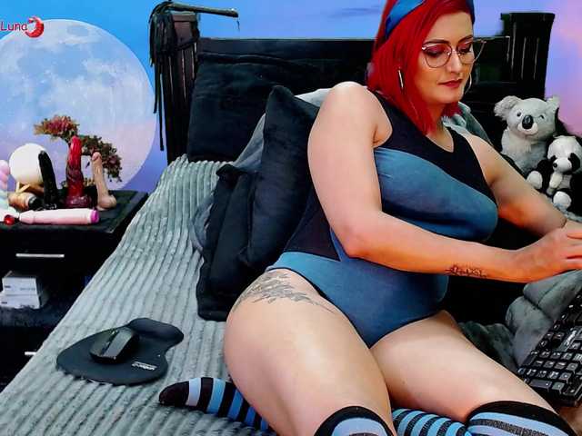 Hanna-Luna live cam on BongaCams
