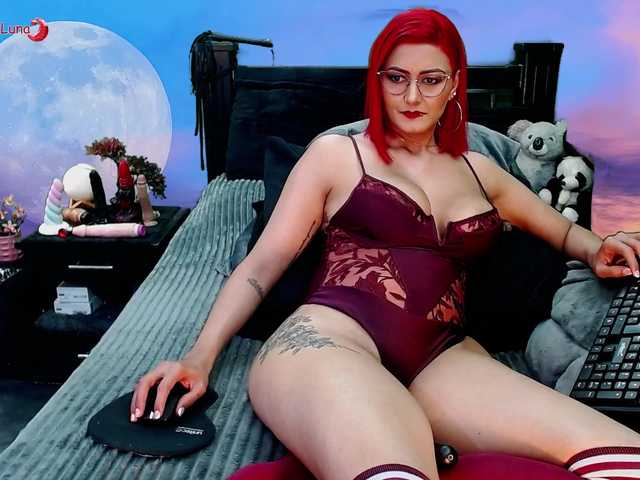 Hanna-Luna live cam on BongaCams