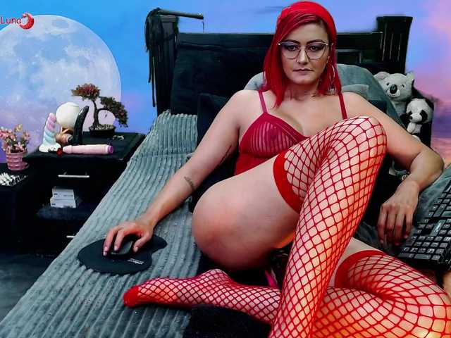 Hanna-Luna live cam on BongaCams