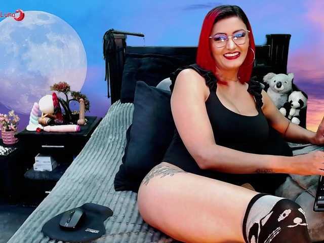 Hanna-Luna live cam on BongaCams