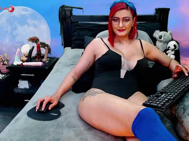 Hanna-Luna live cam on BongaCams