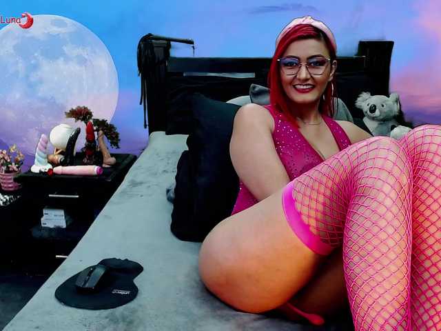 Hanna-Luna live cam on BongaCams
