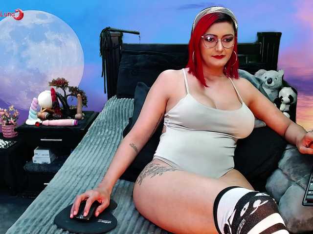 Hanna-Luna live cam on BongaCams