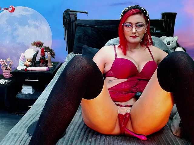Hanna-Luna live cam on BongaCams