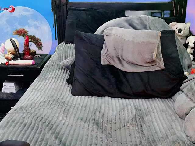 Hanna-Luna live cam on BongaCams