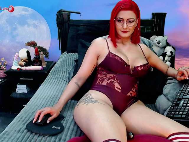Hanna-Luna live cam on BongaCams