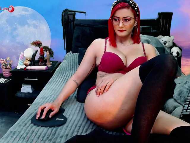 Hanna-Luna live cam on BongaCams