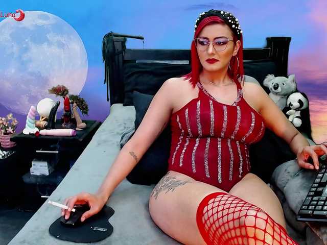 Hanna-Luna live cam on BongaCams